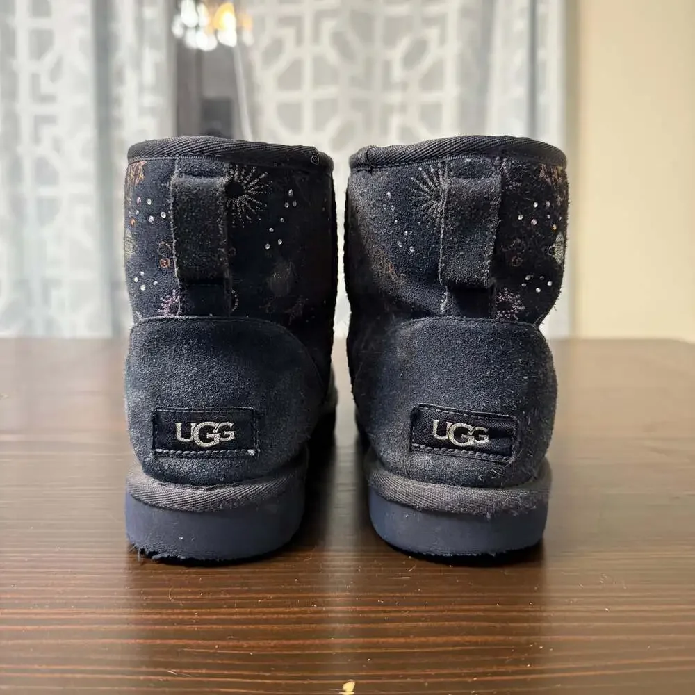 UGG Youth 7 Classic Zodiac Mini‎ Starry Night Special Edition